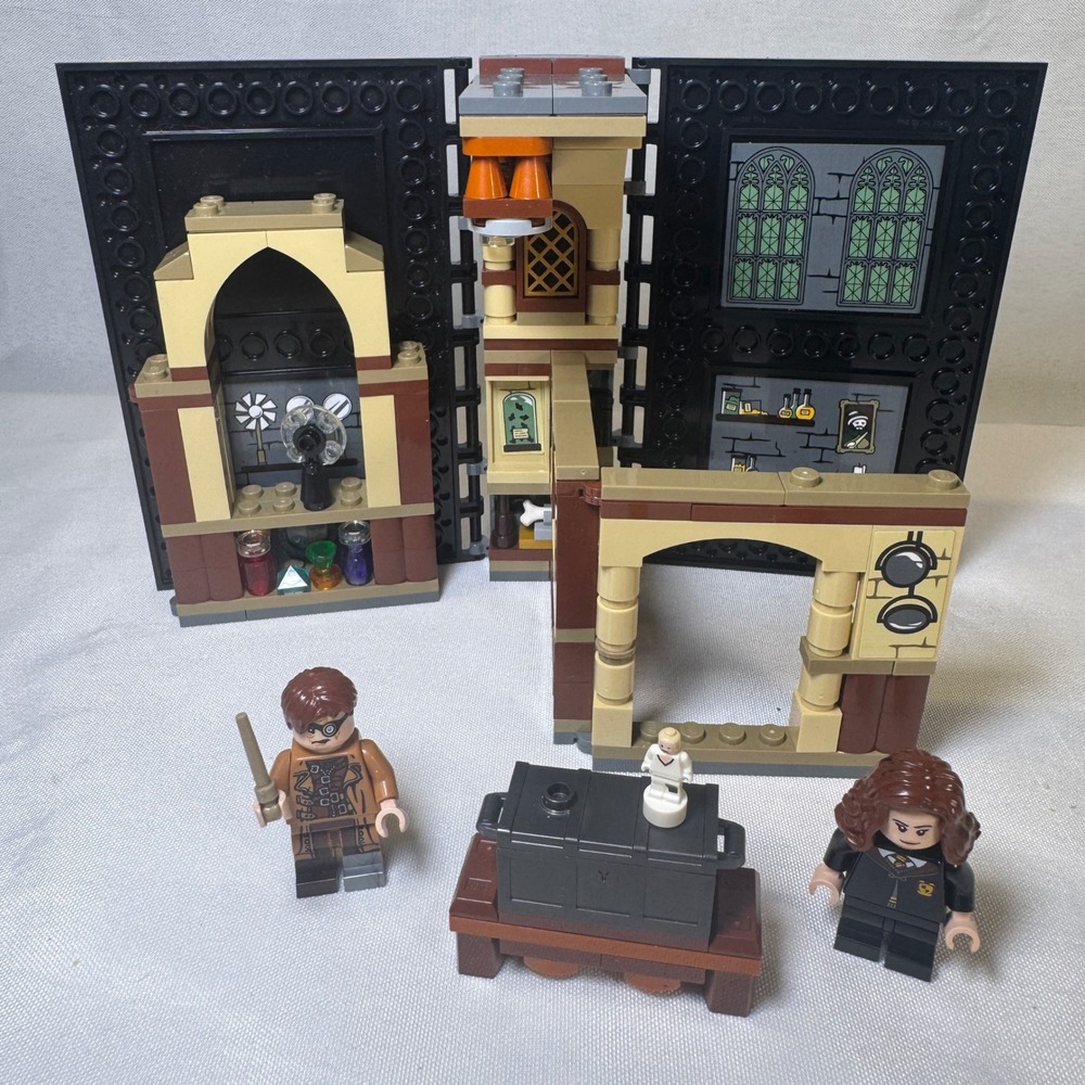 LEGO Harry Potter Hogwarts Moment Defense Against the Dark Arts Class 76397 Set